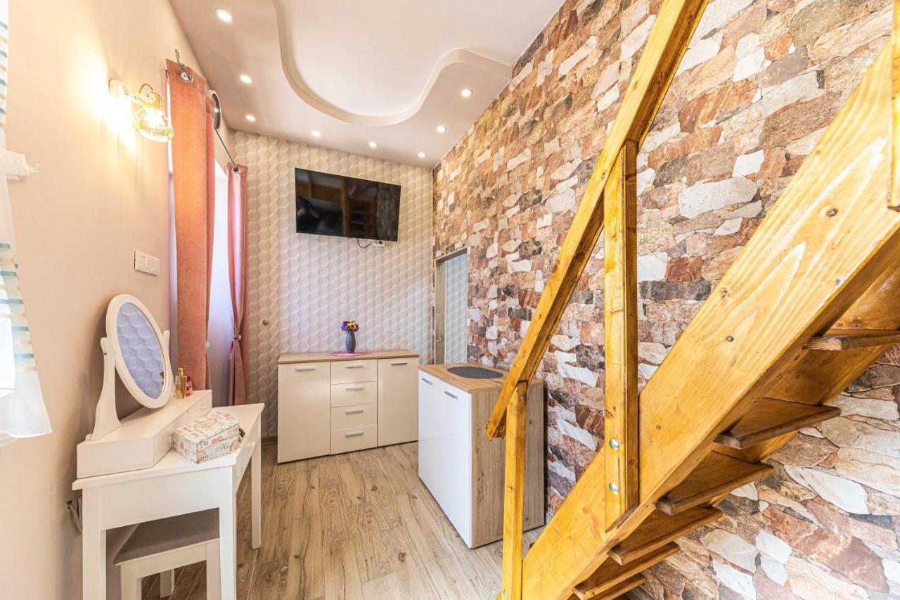 Apartments Keka Kaštela 外观 照片