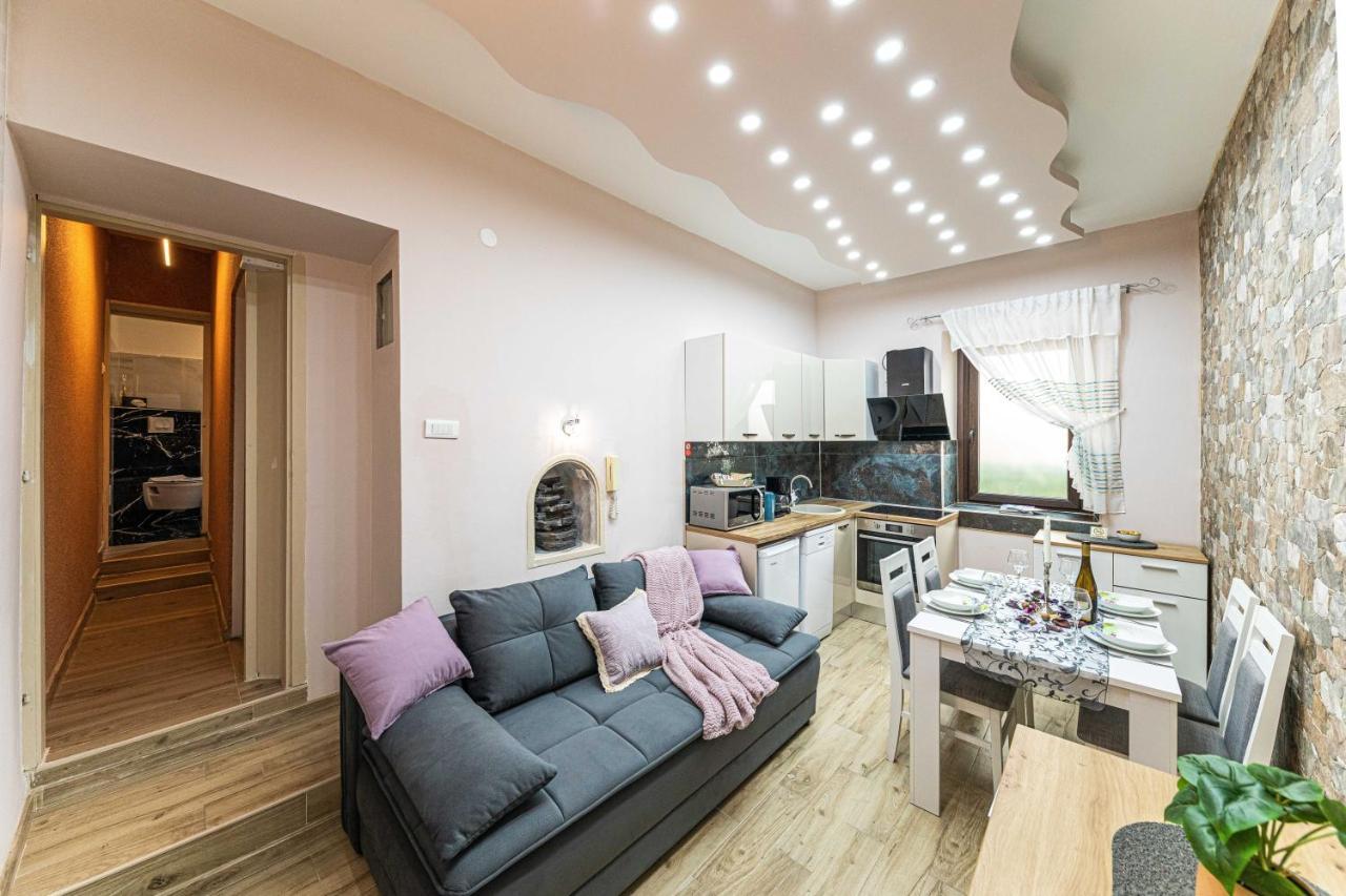Apartments Keka Kaštela 外观 照片