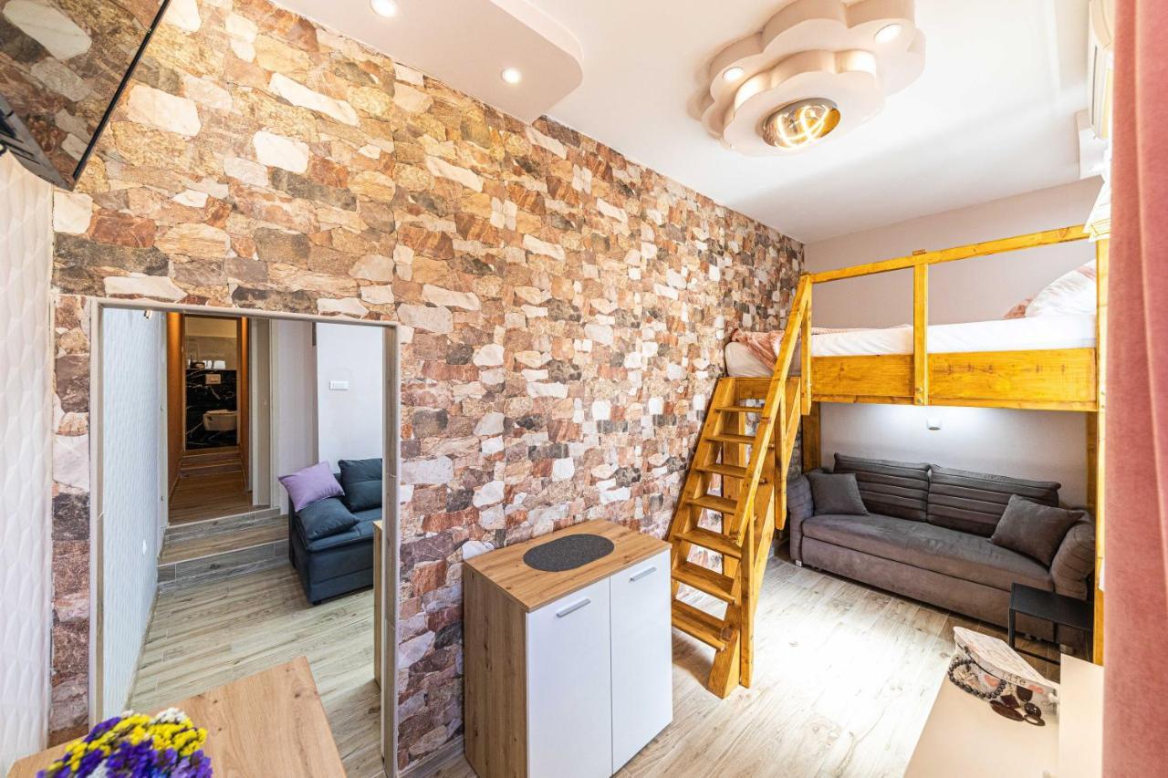 Apartments Keka Kaštela 外观 照片